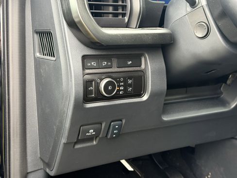 Used 2024 Ford F250 Lariat w/ Chrome Package image 18