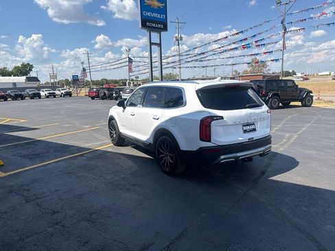 Used 2022 Kia Telluride EX w/ EX Premium Package FWD image 7