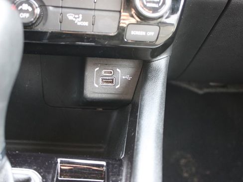 Used 2024 Jeep Compass Latitude image 28