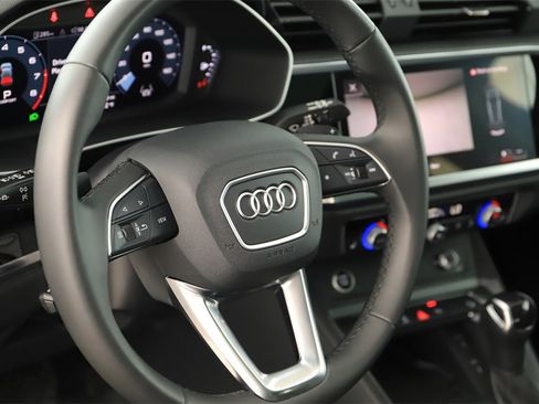 Certified 2025 Audi Q3 2.0T Premium w/ Convenience Package image 16