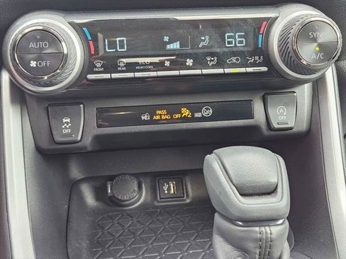 Certified 2025 Toyota RAV4 XLE FWD image 23