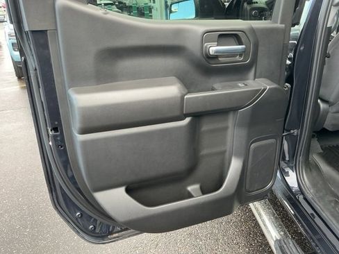 Used 2023 Chevrolet Silverado 1500 Custom image 17