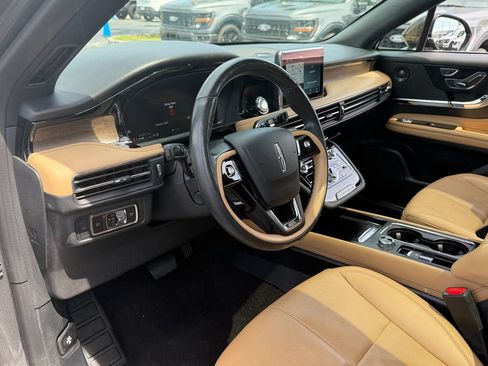 Used 2022 Lincoln Corsair Reserve w/ Luxury Package FWD image 10