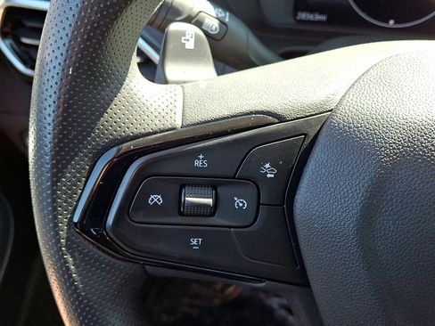 Used 2023 Chevrolet Bolt EUV LT image 23