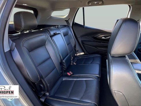 Used 2024 GMC Terrain SLT image 26