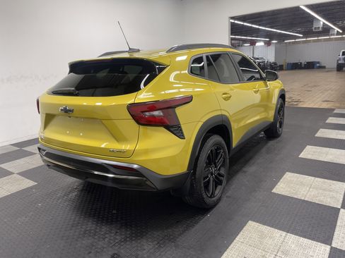 Used 2025 Chevrolet Trax ACTIV w/ Sunroof Package image 5
