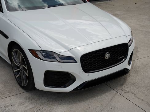 Used 2024 Jaguar XF R-Dynamic SE AWD/4WD image 5
