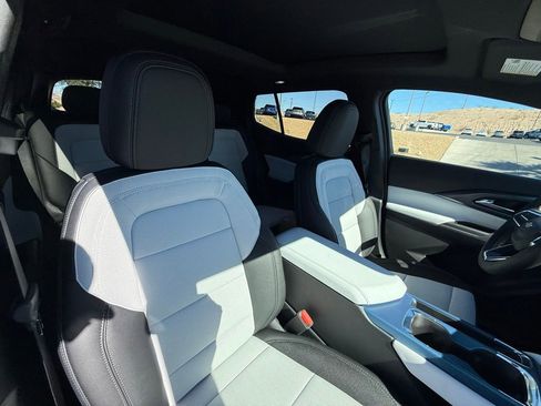 New 2026 Chevrolet Equinox EV LT image 12