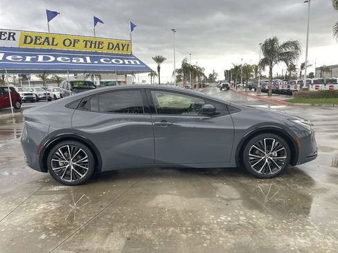 Used 2023 Toyota Prius XLE image 9