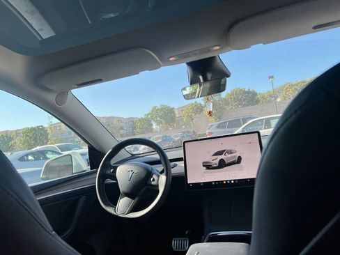 Used 2023 Tesla Model Y Performance AWD/4WD image 8