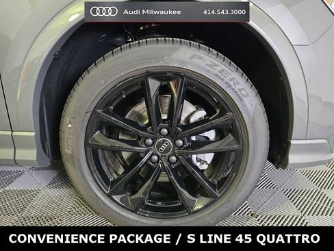 New 2025 Audi Q3 2.0T Premium image 2
