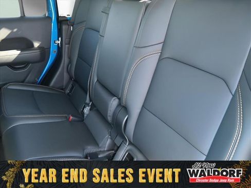 New 2025 Jeep Gladiator Sport image 6