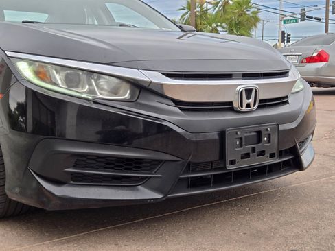 Used 2018 Honda Civic EX image 5