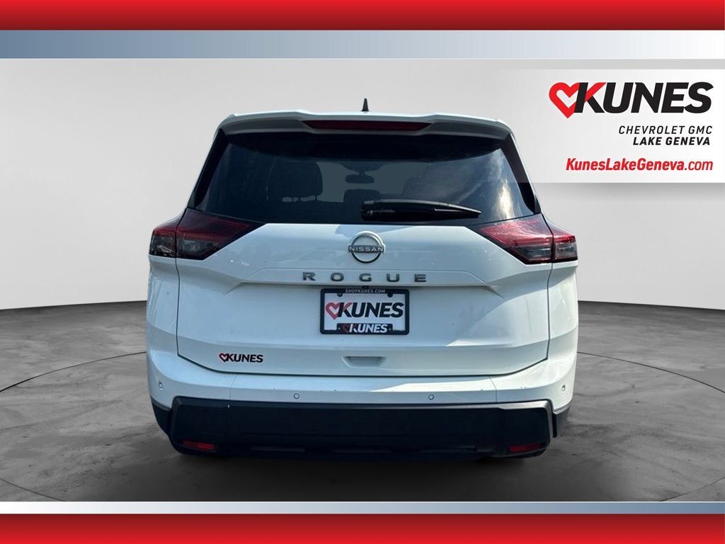 Used 2024 Nissan Rogue S FWD image 7