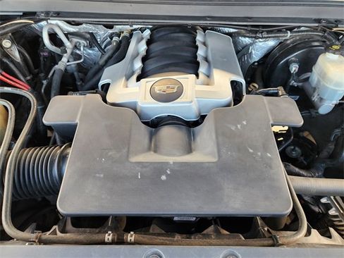 Used 2016 Cadillac Escalade Luxury image 23