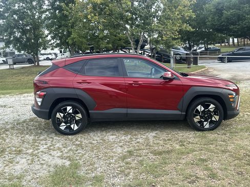 Used 2025 Hyundai Kona SEL FWD image 4