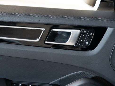 Certified 2023 Porsche Cayenne GTS AWD/4WD image 17