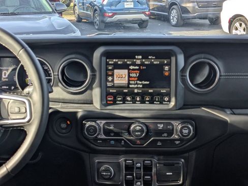 Used 2023 Jeep Wrangler Unlimited Sahara image 16