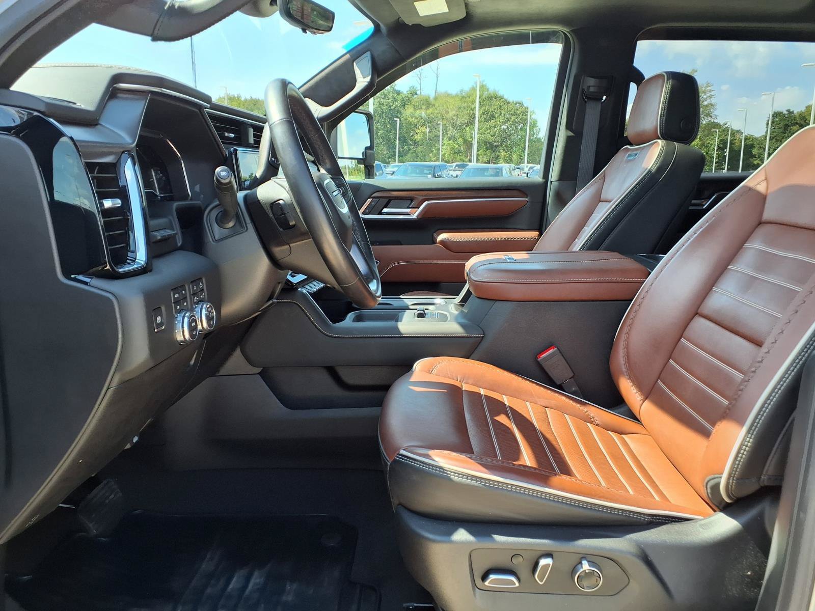 Used 2025 GMC Sierra 3500 Denali Ultimate AWD/4WD image 18