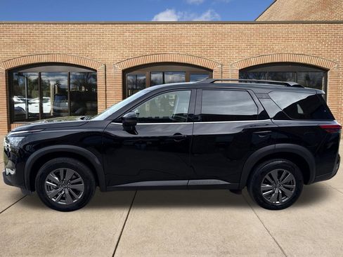Used 2025 Nissan Pathfinder SV AWD/4WD image 7