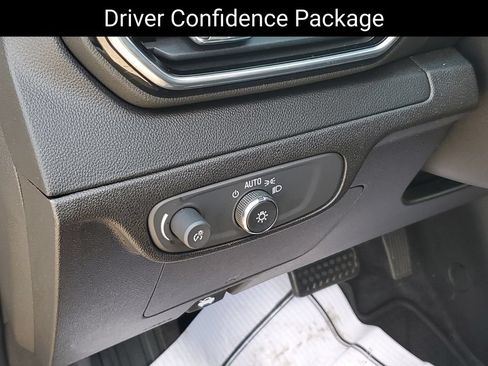 Certified 2023 Chevrolet Bolt EUV LT w/ Comfort Package FWD image 9