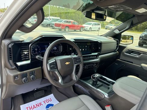 Used 2023 Chevrolet Silverado 1500 LTZ w/ LTZ Convenience Package II RWD image 10
