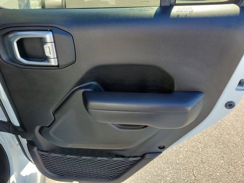 Used 2023 Jeep Gladiator Rubicon w/ LED Lighting Group image 10