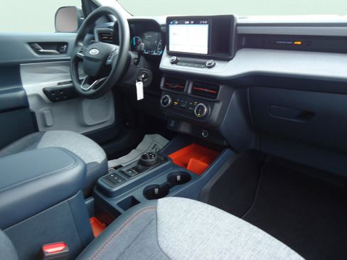 Used 2024 Ford Maverick XLT image 27