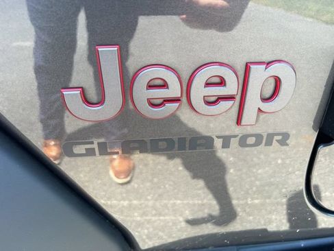 Used 2020 Jeep Gladiator Rubicon AWD/4WD image 11