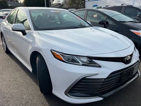 Used 2023 Toyota Camry LE image 3