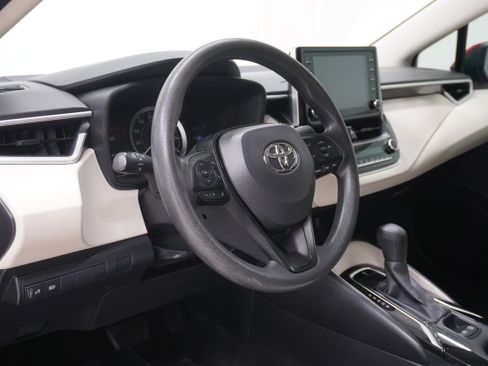 Used 2020 Toyota Corolla LE FWD image 10