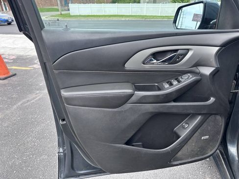 Used 2020 Chevrolet Traverse RS w/ LPO, Floor Liner Package AWD/4WD image 22