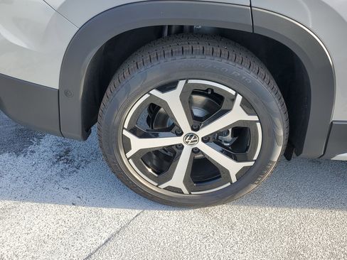 New 2026 Volkswagen Tiguan SE image 5