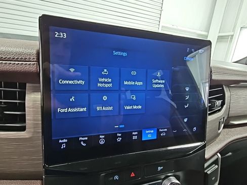 Used 2024 Ford Expedition Limited image 18