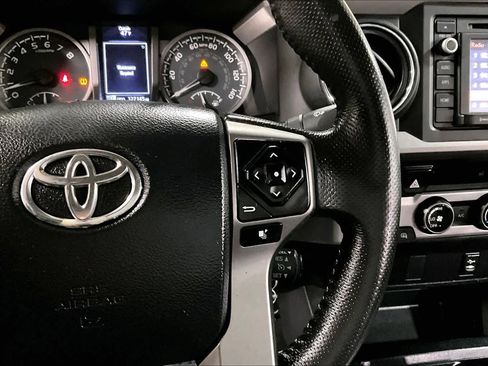 Used 2017 Toyota Tacoma SR5 w/ Tow Package image 25