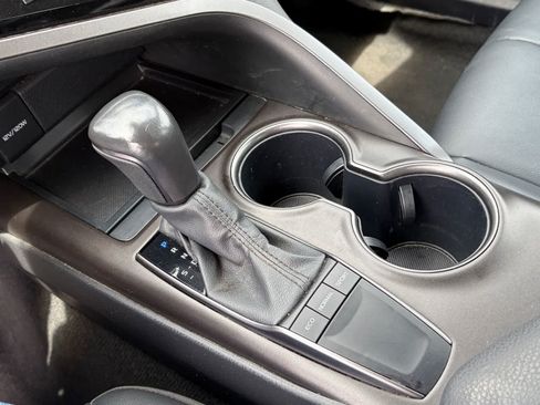 Used 2024 Toyota Camry SE FWD image 19