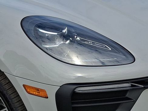 Used 2025 Porsche Macan image 11