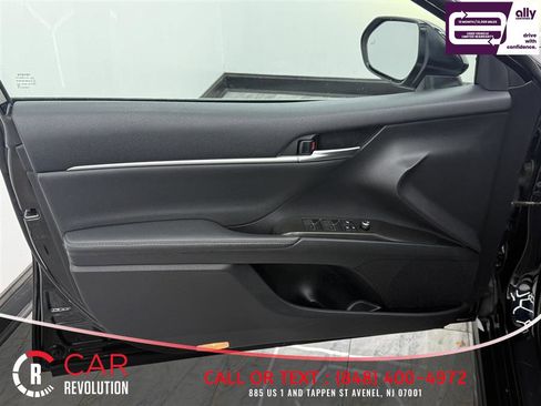 Used 2023 Toyota Camry XSE image 40