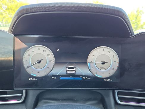 Used 2023 Hyundai Elantra Limited FWD image 33