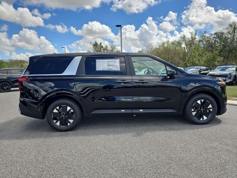 New 2026 Kia Carnival LXS image 9