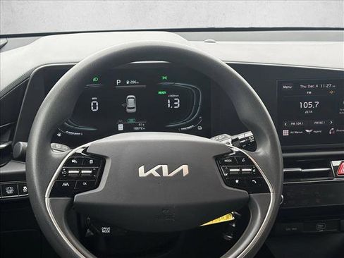Used 2024 Kia Niro LX image 14