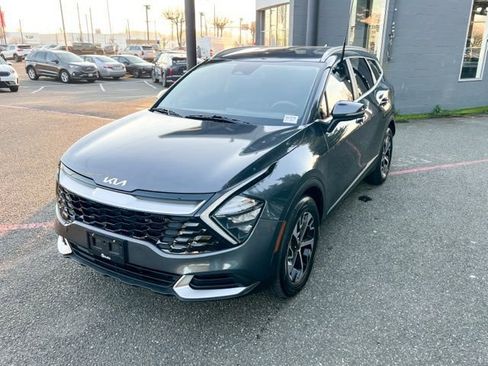 Used 2023 Kia Sportage EX image 4