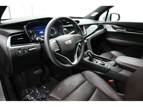 Certified 2024 Cadillac XT6 Premium Luxury w/ Technology Package AWD/4WD image 11