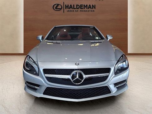 Used 2016 Mercedes-Benz SL 550 image 2