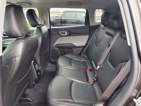 Used 2022 Jeep Compass Latitude image 23