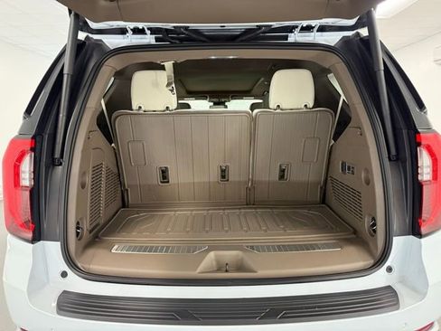 New 2026 GMC Yukon Denali w/ Sun & Power Step Package image 8