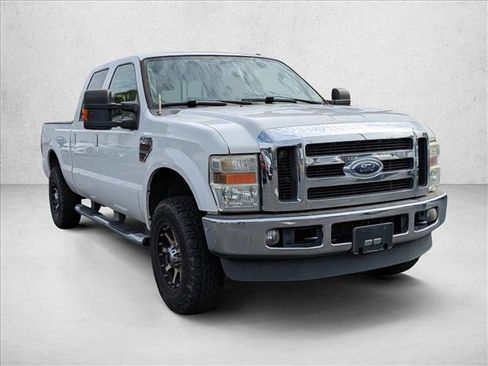 Used 2010 Ford F250 Lariat image 3