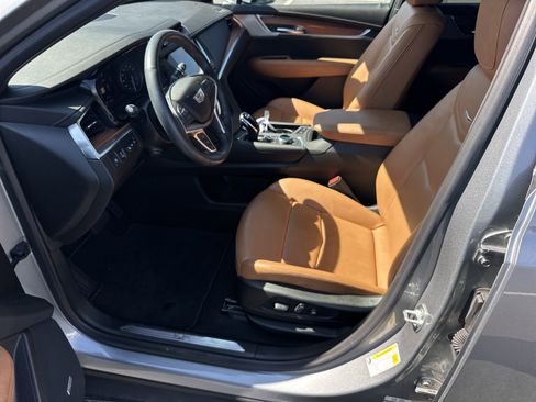 Used 2024 Cadillac XT5 Premium Luxury w/ Technology Package image 10