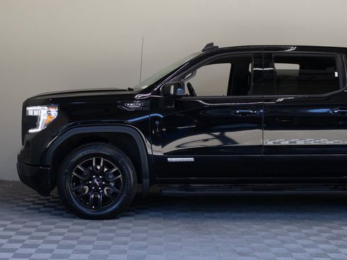 Used 2022 GMC Sierra 1500 Elevation w/ Preferred Package image 8