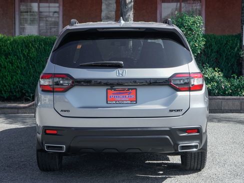 Used 2023 Honda Pilot Sport image 6